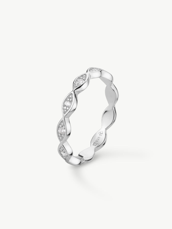 Petal diamond ring in Sterling Silver